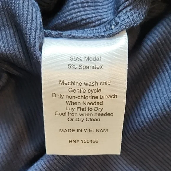 Sleeveless Navy Mock Tank Top - Picture 5 of 8